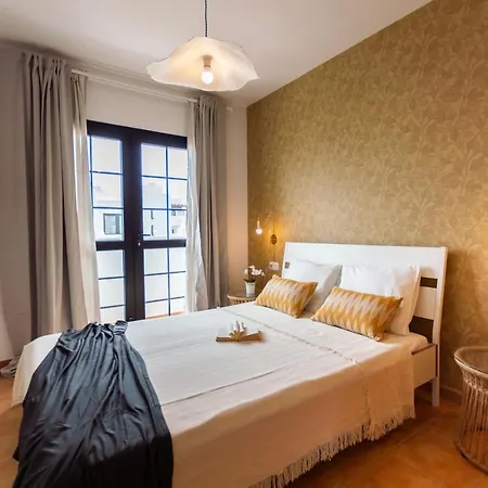 Golden Deluxe By Avila فيلة كوراليهو