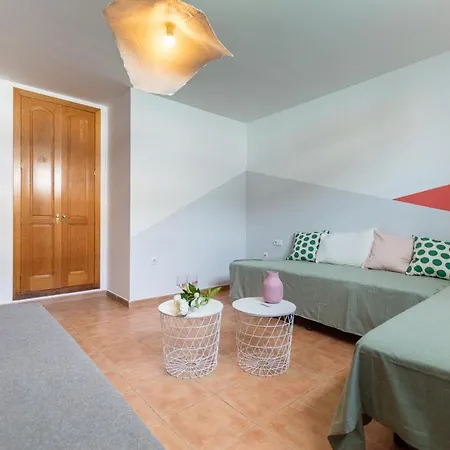 Golden Deluxe By Avila Willa