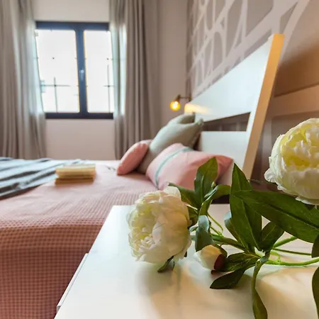 Willa Golden Deluxe By Avila