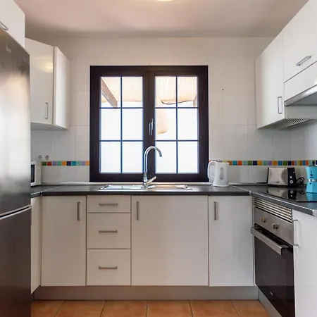 Golden Deluxe By Avila فيلة *