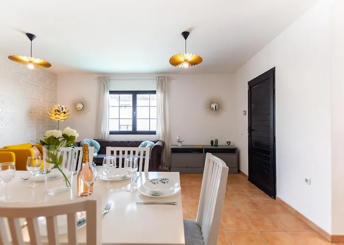 Golden Deluxe By Avila Βίλα