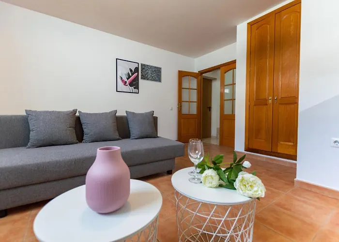 Golden Deluxe By Avila *