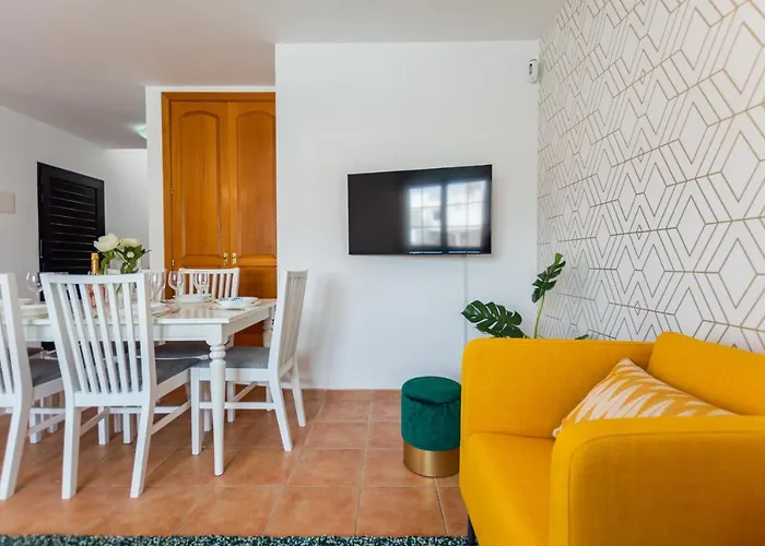 Golden Deluxe By Avila Βίλα